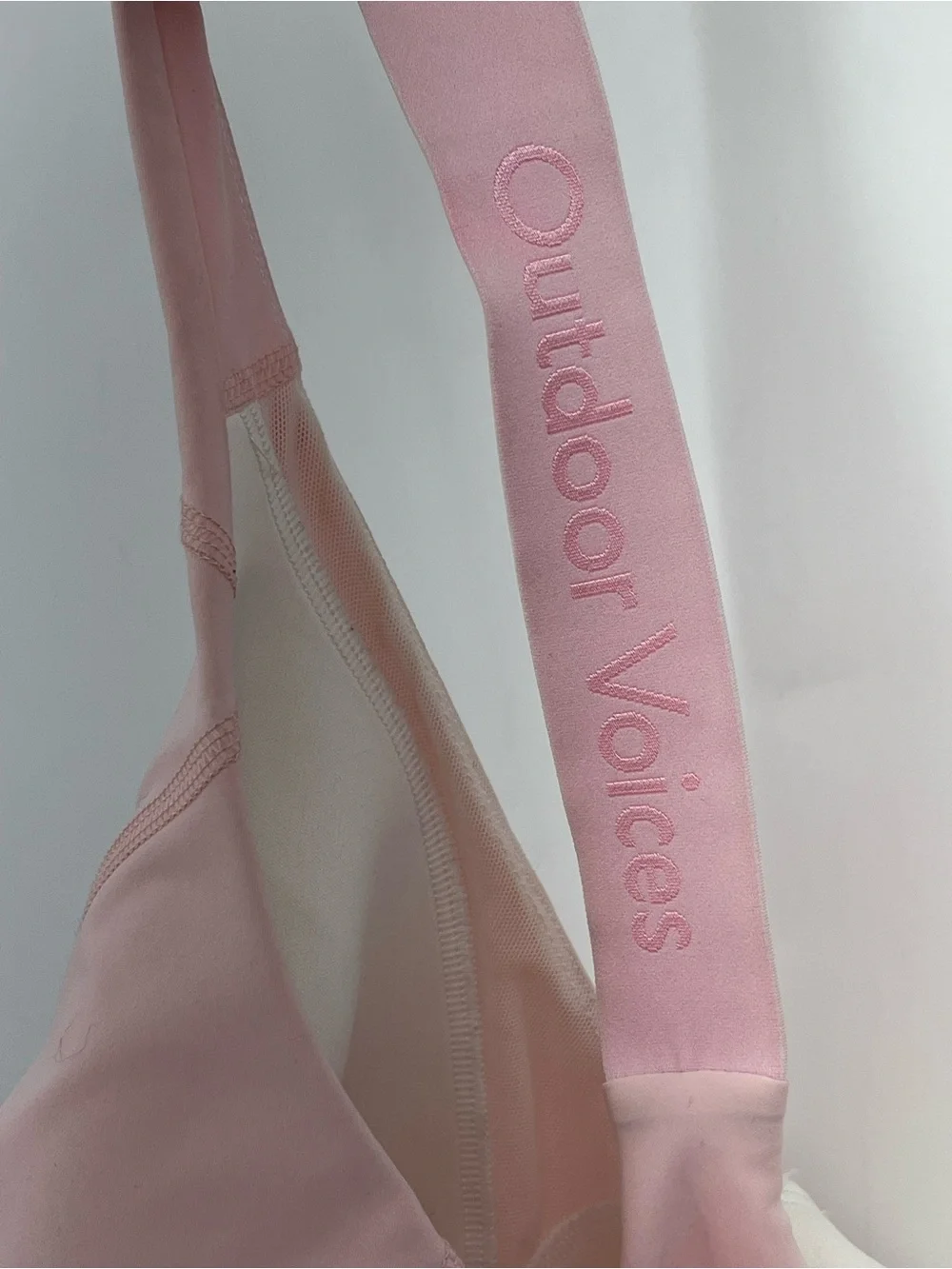 Outdoor Voices Circuit Bra in Cosmos 0718 S/M D cup light pink logo adjustable